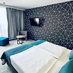 فندق Limanova 3*